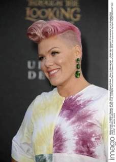 Alice im Wunderland – Hinter den Spiegeln Filmpremiere in Los Angeles Pink ALICE THROUGH THE LOOKING GLASS FILM PREMIERE Hollywood Patrick Rideaux PicturePerfect