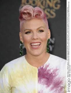 Alice im Wunderland – Hinter den Spiegeln Filmpremiere in Los Angeles Pink ALICE THROUGH THE LOOKING GLASS FILM PREMIERE Hollywood Patrick Rideaux PicturePerfect