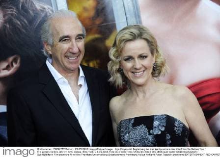 Jojo Moyes mit Begleitung bei der Weltpremiere des Kinofilms Me Before You Ein ganzes halbes Jahr im AMC Loews. New York, 23.05.2016 Foto:xD.xVanxTinex xFuturexImage