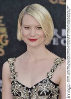 Mia Wasikowska bei der Premiere von Alice Through the Looking Glass Alice im Wunderland: Hinter den Spiegeln im El Capitan Theatre, Hollywood. Los Angeles, 24.05.2016 Foto:xD.xStarbuckx xFuturexImage