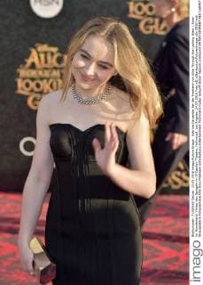 Sabrina Carpenter bei der Premiere von Alice Through the Looking Glass Alice im Wunderland: Hinter den Spiegeln im El Capitan Theatre, Hollywood. Los Angeles, 24.05.2016 Foto:xD.xStarbuckx xFuturexImage