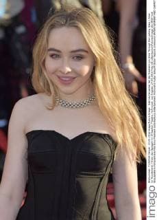 Sabrina Carpenter bei der Premiere von Alice Through the Looking Glass Alice im Wunderland: Hinter den Spiegeln im El Capitan Theatre, Hollywood. Los Angeles, 24.05.2016 Foto:xD.xStarbuckx xFuturexImage