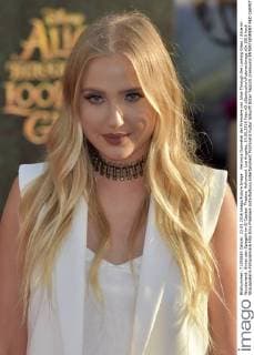 Veronica Dunnebei der Premiere von Alice Through the Looking Glass Alice im Wunderland: Hinter den Spiegeln im El Capitan Theatre, Hollywood. Los Angeles, 24.05.2016 Foto:xD.xStarbuckx xFuturexImage