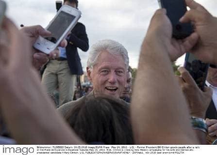 May 24, 2016 - U.S. - Former President Bill Clinton greets people after a rally at the Plaza de Espanola in Espanola Tuesday May 24, 2016. Pres. Clinton is crossing New Mexico campaiging for his wife and Democratic presidental candidate Hillary Clinton. U.S. - ZUMAab1_