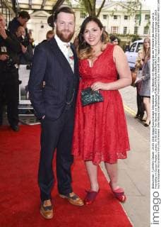Tom Bennett mit Begleitung bei der Premiere des Kinofilms Love & Friendship im Curzon Mayfair. London, 24.05.2016 Tom Bennett mit Begleitung  Foto:xS.xVasx xFuturexImage