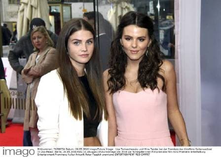 Lisa Tomaschewsky und Mina Tander bei der Premiere des Kinofilms Seitenwechsel im Zoo Palast. Berlin, 24.05.2016 Foto:xA.xBuggex xFuturexImage