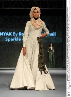 Indonesia: Cutnyak by Rosemary Ismail Sparkle of Nature Cutnyak by Rosemary Ismail with the theme Sparkle of Nature is showed in the Muslim Fashion Festivalin southern Plaza Senayan, Jakarta.  NatanaelxPohan