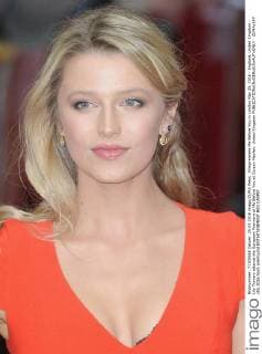 Filmpremiere Me Before You in London May 25, 2016 - England, United Kingdom - Lily Travers attends the European Premiere of Me Before You at Curzon Mayfair. United Kingdom - ZUMAs147