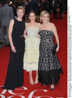 Filmpremiere Me Before You in London May 25, 2016 - England, United Kingdom - Thea Sharrock, Emilia Clarke and Jojo Moyes attend the European Premiere of Me Before You at Curzon Mayfair. United Kingdom - ZUMAs147