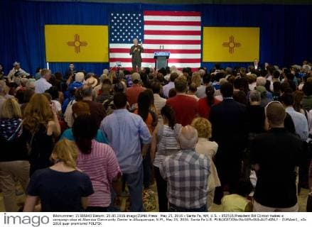 May 25, 2016 - Santa Fe, NM, U.S. - 052516.President Bill Clinton makes a campaign stop at Alamosa Community Center in Albuquerque, N.M., May 25, 2016. Santa Fe U.S. - ZUMAab1_