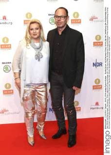 Nicole Simon mit Ehemann Oliver Simon bei der Verleihung des Musikpreises Echo Jazz 2016 auf Kampnagel. Hamburg, Foto:xgbrcix xFuturexImage