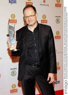 Dieter Ilg bei der Verleihung des Musikpreises Echo Jazz 2016 auf Kampnagel. Hamburg, 26.05.2016 Foto:xgbrcix xFuturexImage