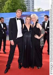 Nina Eichinger und ihr Freund Friedrich Meinikat und Katja Eichinger bei der Verleihung Deutscher Filmpreis 2016 am 27.05.2016 in Berlin Deutscher Filmpreis 2016 in Berlin 