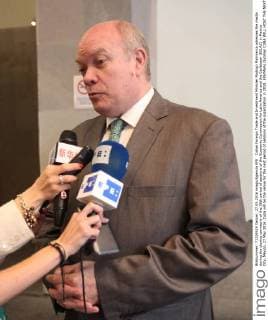 Cuban Foreign Trade and Investment Minister Rodrigo Malmierca adresses the media during the closing cermeony of the 36th period of sessions of the Economic Commission for Latin America and the Caribbean (ECLAC) in Mexico City, Mexico, 27 May 2016. Cuba will be the venue for the next period of sessions of the organization in 2018. EFE Mario Guzman CUBA WILL HOST THE NEXT PERIOD OF SESSIONS OF ECLAC IN 2018 !ACHTUNG: NUR REDAKTIONELLE NUTZUNG!  MEX005 20160528-635999929125222945