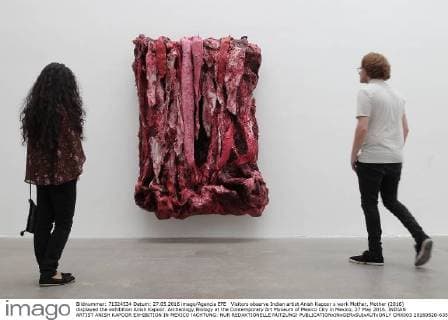 Visitors observe Indian artist Anish Kapoor s work Mother, Mother (2016) displayed the exhibition Anish Kapoor. Archeology:Biology at the Contemporary Art Museum of Mexico City in Mexico, 27 May 2016. INDIAN ARTIST ANISH KAPOOR EXHIBITION IN MEXICO !ACHTUNG: NUR REDAKTIONELLE NUTZUNG!  CMX003 20160528-635999931086298945
