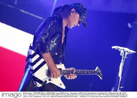 Scorpions-Auftritt beim Rocklahoma Musikfestival in Oklahoma May 28, 2016 - Pryor, Oklahoma, U.S - Guitarist MATTHIAS JABS of the Scorpions performs during Rocklahoma at the Catch The Fever Festival Grounds May 28, 2016 in Pryor, Oklahoma. Pryor U.S. - ZUMAp116