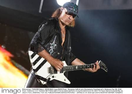 Scorpions-Auftritt beim Rocklahoma Musikfestival in Oklahoma May 28, 2016 - Pryor, Oklahoma, U.S - Guitarist MATTHIAS JABS of the Scorpions performs during Rocklahoma at the Catch The Fever Festival Grounds May 28, 2016 in Pryor, Oklahoma. Pryor U.S. - ZUMAp116