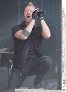 Rocklahoma Musikfestival in Oklahoma May 29, 2016 - Pryor, Oklahoma, U.S - Vocalist TREVOR MCNEVAN of Thousand Foot Krutch performs during Rocklahoma at the Catch The Fever Festival Grounds May 29, 2016 in Pryor, Oklahoma. Pryor U.S. - ZUMAp116