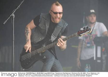 Rocklahoma Musikfestival in Oklahoma May 29, 2016 - Pryor, Oklahoma, U.S - Bassist JOEL BRUYERE of Thousand Foot Krutch performs during Rocklahoma at the Catch The Fever Festival Grounds May 29, 2016 in Pryor, Oklahoma. Pryor U.S. - ZUMAp116