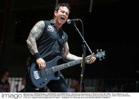 Rocklahoma Musikfestival in Oklahoma May 29, 2016 - Pryor, Oklahoma, U.S - Bassist COREY LOWERYÃ‚ of Saint Asonia performs during Rocklahoma at the Catch The Fever Festival Grounds May 29, 2016 in Pryor, Oklahoma. Pryor U.S. - ZUMAp116