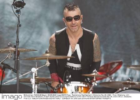 Rocklahoma Musikfestival in Oklahoma May 29, 2016 - Pryor, Oklahoma, U.S - Drummer RICH BEDDOEÃ‚ of Saint Asonia performs during Rocklahoma at the Catch The Fever Festival Grounds May 29, 2016 in Pryor, Oklahoma. Pryor U.S. - ZUMAp116