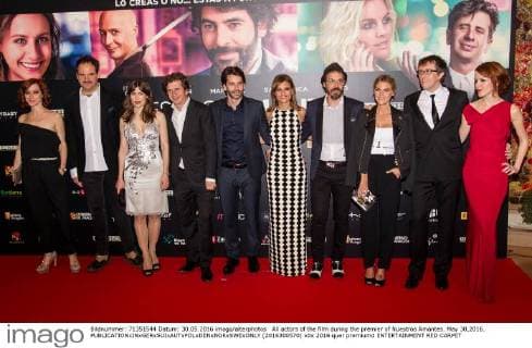 All actors of the film during the premier of Nuestros Amantes. May 30,2016.  (2016300570)