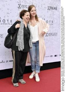 Franziska Traub und Amelie Plaas-Link bei der Premiere des Kinofilms Vor der Morgenröte im Delphi Filmpalast. Berlin, 30.05.2016 Foto:xJ.xQuinternx xFuturexImage