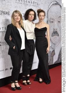 Barbara Sukowa, Maria Schrader und Aenne Schwarz bei der Premiere des Kinofilms Vor der Morgenröte im Delphi Filmpalast. Berlin, 30.05.2016 Foto:xJ.xQuinternx xFuturexImage