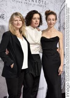 Barbara Sukowa, Maria Schrader und Aenne Schwarz bei der Premiere des Kinofilms Vor der Morgenröte im Delphi Filmpalast. Berlin, 30.05.2016 Foto:xJ.xQuinternx xFuturexImage