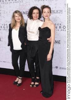 Barbara Sukowa, Maria Schrader und Aenne Schwarz bei der Premiere des Kinofilms Vor der Morgenröte im Delphi Filmpalast. Berlin, 30.05.2016 Foto:xK.xWernerx xFuturexImage
