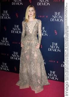 Neon Demon Filmpremiere in London American actress Elle Fanning attending the UK Premiere of The Neon Demon at Picturehouse Central, in London. MAY 31st 2016  PTYx161590