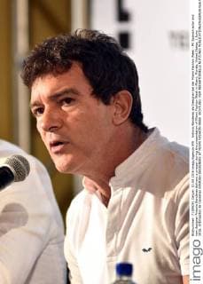 Antonio Banderas als Designer bei der Miami Fashion Week - PK Spanish actor and new designer Antonio Banderas delivers a presser during the presentation of Miami Fashion Week in Miami, Florida, United States, 1 June 2016. EFE Gaston de Cardenas SPANISH DESIGNERS AT MIAMI FASHION WEEK !ACHTUNG: NUR REDAKTIONELLE NUTZUNG!  MIA002 20160601-636004186713828041