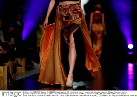 A model presents a creation by Colombian desinger Cleiner Cabadias from the program United we can repair the victims during the fashion show Somos Color 2016 in Bogota, Colombia, 01 June 2016. Fashion show Somos Color 2016 !ACHTUNG: NUR REDAKTIONELLE NUTZUNG!  BOG213 20160602-636004466348003805