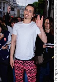 . 02 06 2016. Trafalgar Studios, London, United Kingdom. Robert Sheehan arrives at the Spoils Press Night.  xChrisxJosephx xi-Imagesx IIM-12788-0024