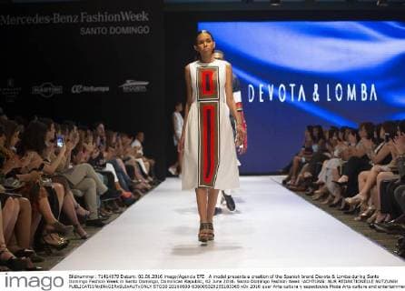 A model presents a creation of the Spanish brand Devota & Lomba during Santo Domingo Fashion Week in Santo Domingo, Dominican Republic, 02 June 2016. Santo Domingo Fashion Week !ACHTUNG: NUR REDAKTIONELLE NUTZUNG!  STO30 20160603-636005329255183365