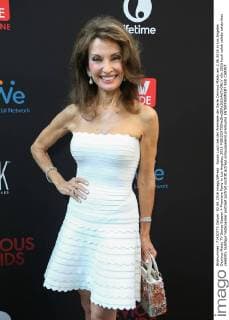Susan Lucci bei der Premiere der Serie Devious Maids am 2.06.2016 in Los Angeles Devious Maids TV Series Season 4 Premiere Party in Los Angeles, 2016 