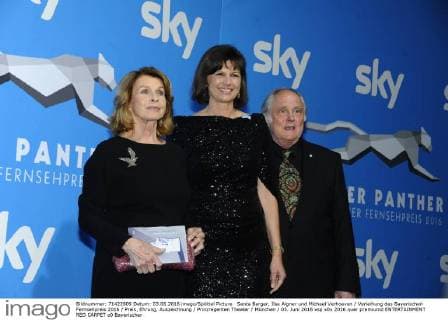 Senta Berger, Ilse Aigner und Michael Verhoeven Verleihung des Bayerischen Fernsehpreis 2016 Preis, Ehrung, Auszeichnung Prinzregenten Theater München 03. Juni 2016