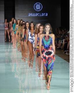 Model present creations by Peruvian fashion house Aguaclara during the Miami Fashion Week (MIAFW) at the Ice Palace in Miami, Florida, USA, on 3 June 2016. MIAMI FASHION WEEK !ACHTUNG: NUR REDAKTIONELLE NUTZUNG!  SHMA66 20160604-636006028426456902