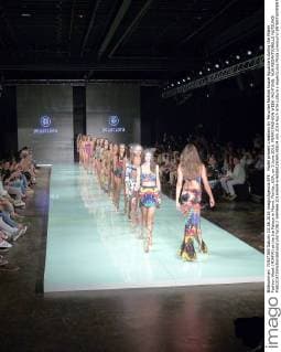 Model present creations by Peruvian fashion house Aguaclara during the Miami Fashion Week (MIAFW) at the Ice Palace in Miami, Florida, USA, on 3 June 2016. MIAMI FASHION WEEK !ACHTUNG: NUR REDAKTIONELLE NUTZUNG!  SHMA66 20160604-636006029064180814