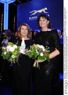 Verleihung Bayerischer Fernsehpreis in München - Preisträger Senta Berger und Ilse Aigner Verleihung des Bayerischen Fernsehpreis 2016 Preis, Ehrung, Auszeichnung Party Prinzregenten Theater München 03. Juni 2016