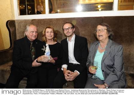 Verleihung Bayerischer Fernsehpreis in München - Party Michael Verhoeven, Senta Berger mit Sohn Luca und die Schwester von Michael Verhoeven Monika Verleihung des Bayerischen Fernsehpreis 2016 Preis, Ehrung, Auszeichnung Party Prinzregenten Theater München 03. Juni 2016