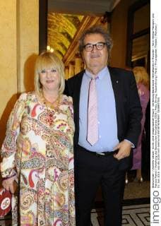 Verleihung Bayerischer Fernsehpreis in München - Party Helmut Markwort und Patricia Riekel Verleihung des Bayerischen Fernsehpreis 2016 Preis, Ehrung, Auszeichnung Party Prinzregenten Theater München 03. Juni 2016