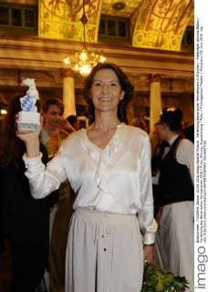 Verleihung Bayerischer Fernsehpreis in München - Preisträger Antonia Rados Verleihung des Bayerischen Fernsehpreis 2016 Preis, Ehrung, Auszeichnung Party Prinzregenten Theater München 03. Juni 2016