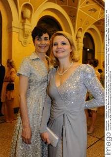 Verleihung Bayerischer Fernsehpreis in München - Party Nina Kunzendorf und Annette Frier Verleihung des Bayerischen Fernsehpreis 2016 Preis, Ehrung, Auszeichnung Party Prinzregenten Theater München 03. Juni 2016