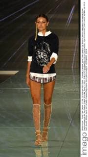 A model presents a day time creation by Alvarno fashion designers during the Miami Fashion Week at the Ice Palace, Miami, Florida, June 3, 2016.  MIA20160603407 GARYxIxROTHSTEIN