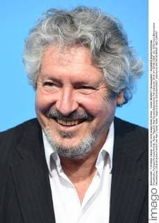 Volker BRANDT (Schauspieler) ,Einzelbild,angeschnittenes Einzelmotiv,Portraet,Portrait,Porträt. Roter Teppich,Red Carpet,Bayerischer Fernsehpreis 2016 am 03.06.2016.