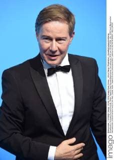 Ulrich Meyer (Moderator), Einzelbild,angeschnittenes Einzelmotiv,Portraet,Portrait,Porträt. Roter Teppich,Red Carpet,Bayerischer Fernsehpreis 2016 am 03.06.2016.