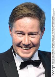 Ulrich Meyer (Moderator), Einzelbild,angeschnittenes Einzelmotiv,Portraet,Portrait,Porträt. Roter Teppich,Red Carpet,Bayerischer Fernsehpreis 2016 am 03.06.2016.