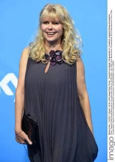 Roswitha Schreiner (Schauspielerin), Einzelbild,angeschnittenes Einzelmotiv, Roter Teppich,Red Carpet,Bayerischer Fernsehpreis 2016 am 03.06.2016.