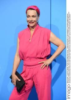 Aglaia SZYSZKOWITZ (Schauspielerin), Einzelbild,angeschnittenes Einzelmotiv,Halbfigur,halbe Figur. Roter Teppich,Red Carpet,Bayerischer Fernsehpreis 2016 am 03.06.2016.